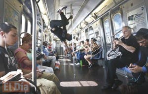 Policía de Nueva York en contra de acrobacias en trenes