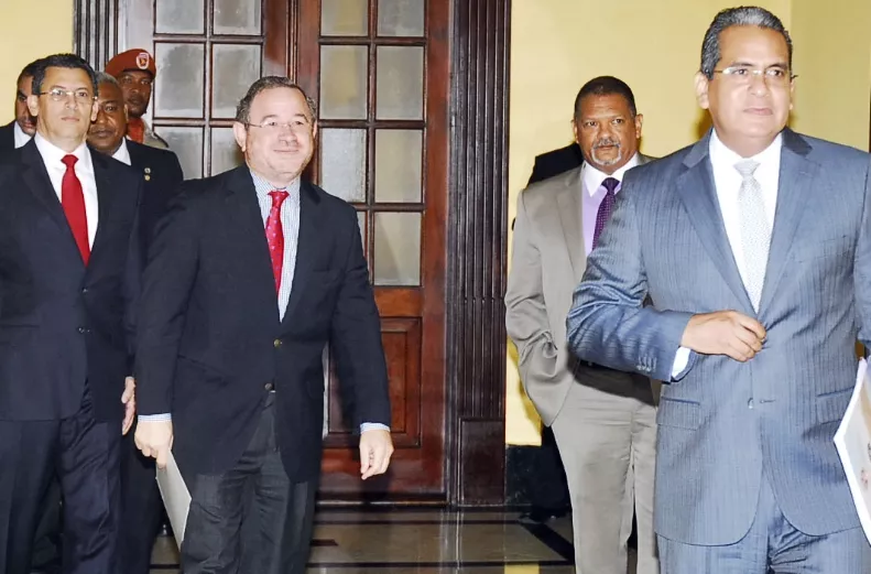 12 NACIONALES 05-02,p01