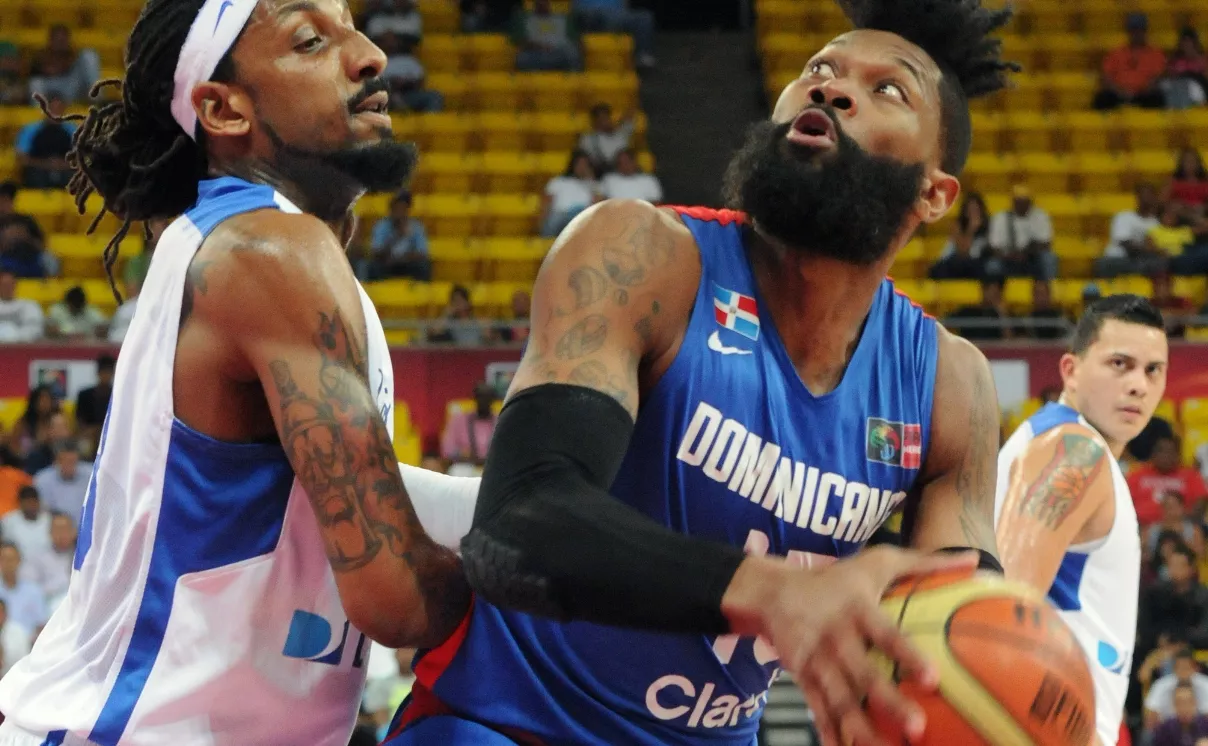 Jack Michael Martínez, de RD, defendido por Rolando Balkman, de Puerto Rico.