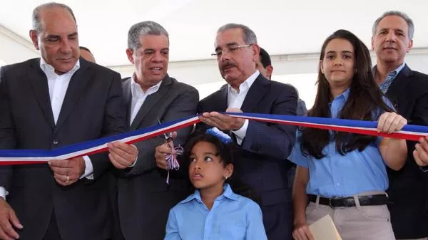 Presidente Medina entrega escuelas y liceos en la provincia Espaillat