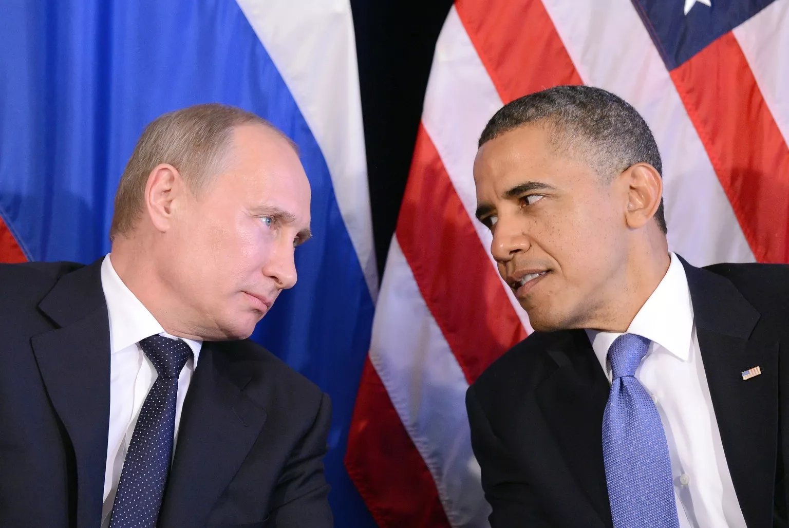 Obama transmite “preocupación” a Putin por su apoyo a separatistas en Ucrania  