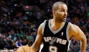 Spurs renuevan contrato de Tony Parker