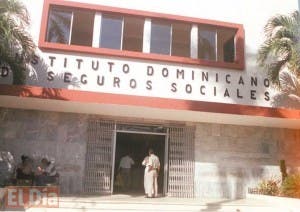 Gobierno pensiona a 561 afiliados del IDSS con 10 mil pesos mensuales