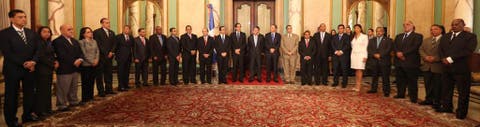 Danilo Medina juramenta nuevos funcionarios en Palacio Nacional