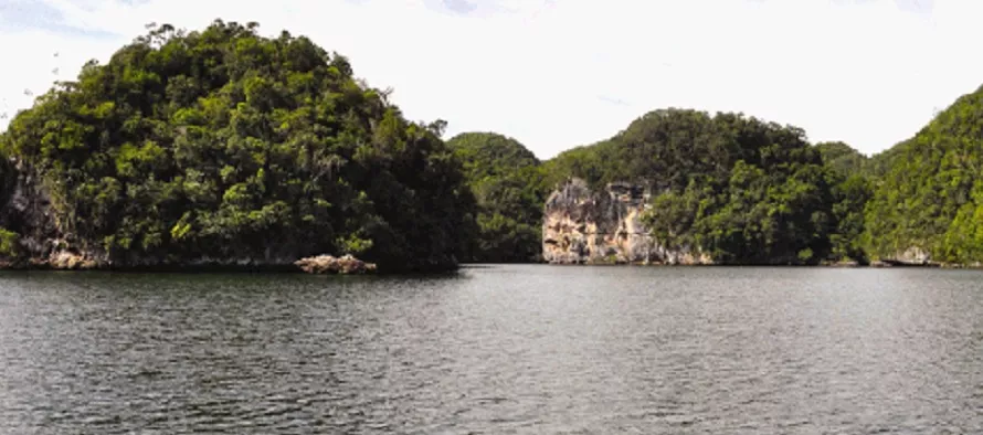 Impresionante belleza del litoral costero-marino de Los Haitises