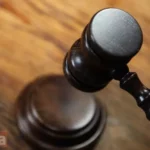 Tribunal impone un mes de prisión a dos estudiantes que agredieron a un profesor en Liceo Juan Pablo Duarte