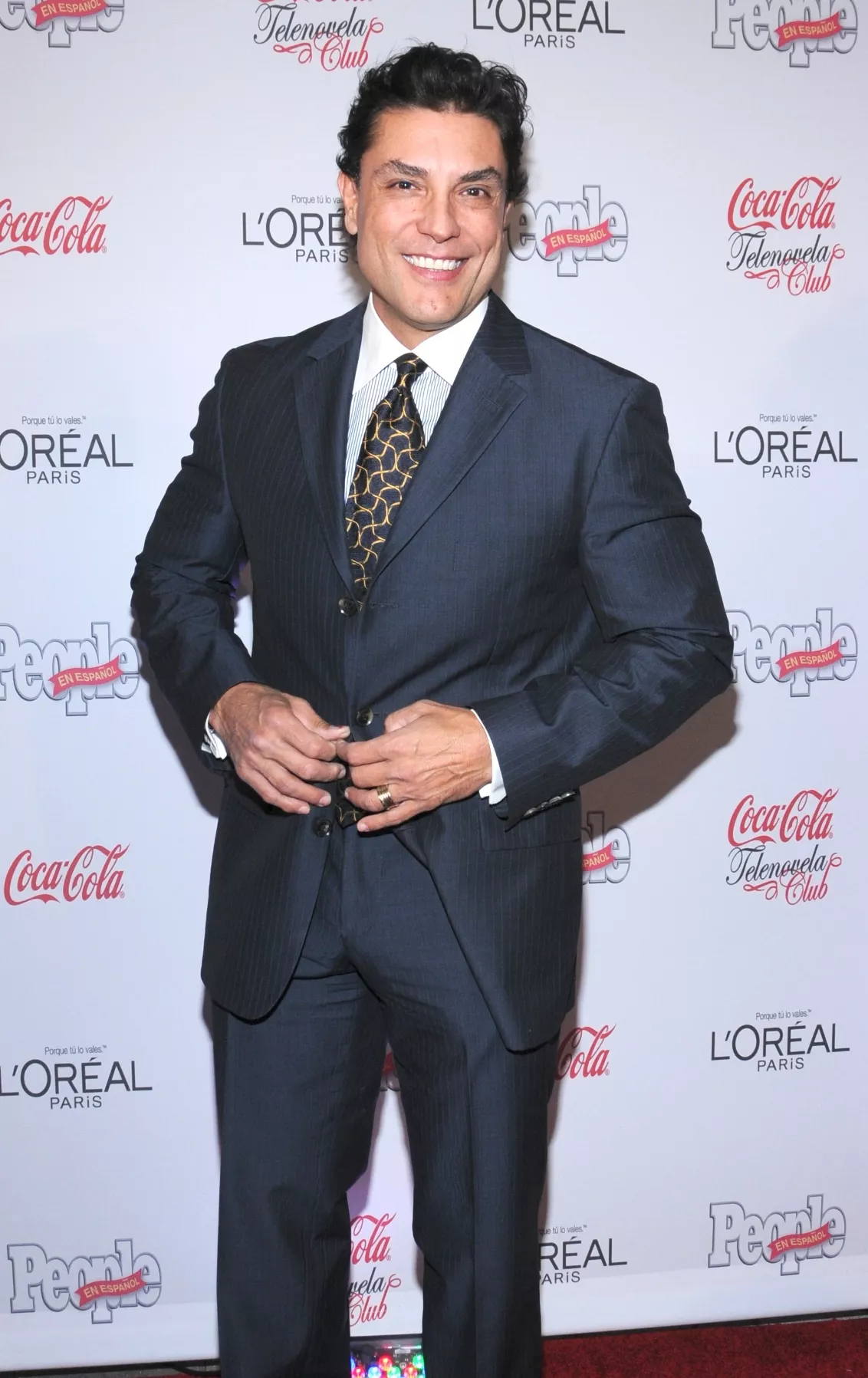 silueta Osvaldo Ríos,p01