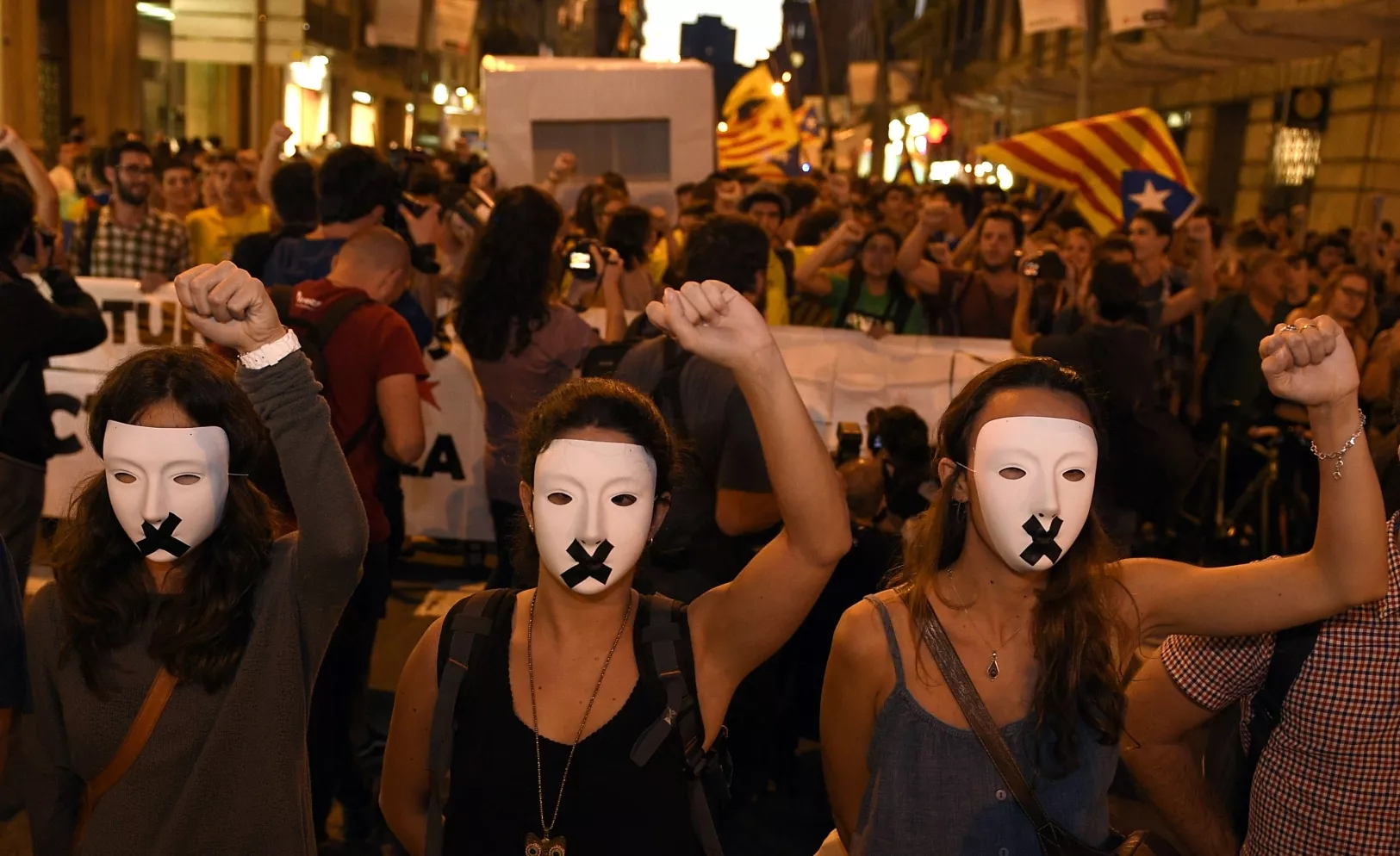 SPAIN-CATALONIA-STUDENTS-DEMO-REFERENDA
