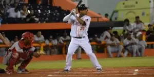 Gigantes apabullan 13-5 a los Leones del Escogido