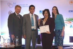 Directora de Contrataciones Públicas recibe premio en Paraguay