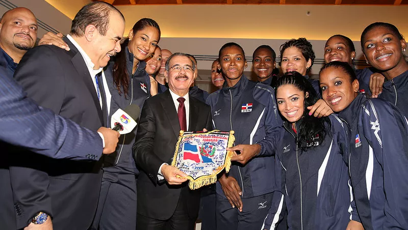 Presidente Medina agradece a Selección de Voleibol Femenino