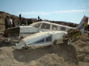 Dos militares mueren al caer una avioneta en el este de Bolivia