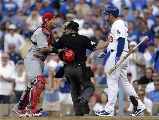 CARDENALES-DODGERS-ALTERCADO