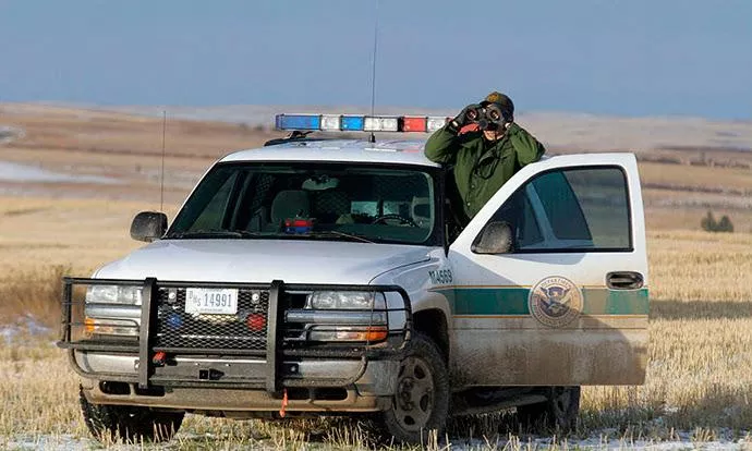 Indocumentado perdido en el desierto llama al 911 para que lo rescaten