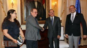 Silvio Rodríguez ofrecerá concierto gratis en Baní; presidente Medina lo recibe en el Palacio