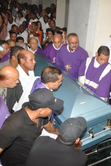 Monseñor Flores fue sepultado en catedral