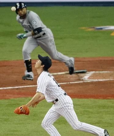 Kenta Maeda, Robinson Cano