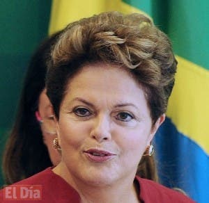 Rousseff pide que la industria ayude a reducir las muertes en el tránsito