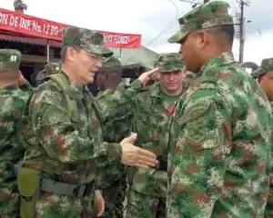 Colombia: Presidente confía general explique al país cómo ocurrió su secuestro