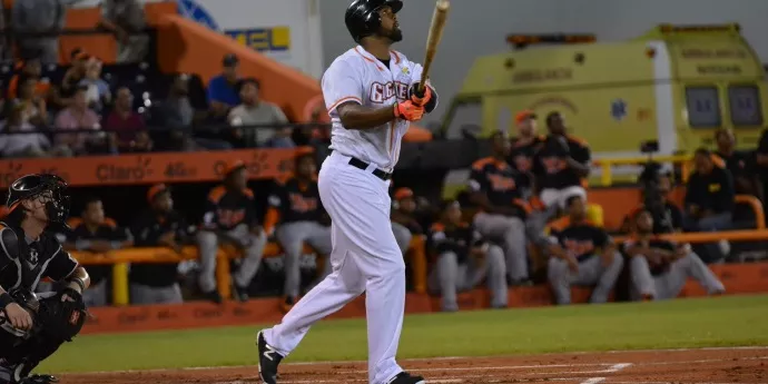 Gigantes vencen a Toros y son líderes solitarios en el béisbol invernal