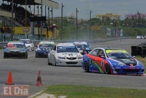 Pilotos se disputan este sábado la largada para el Gran Final del Campeonato de Autos