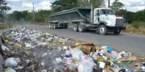 La basura y el hedor inundan a San Cristóbal