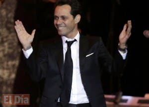 Marc Anthony ayuda con tarjeta navideña a un centro educativo de Puerto Rico