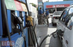 Bajan precios de los combustibles entre RD$1.00 y RD$2.20