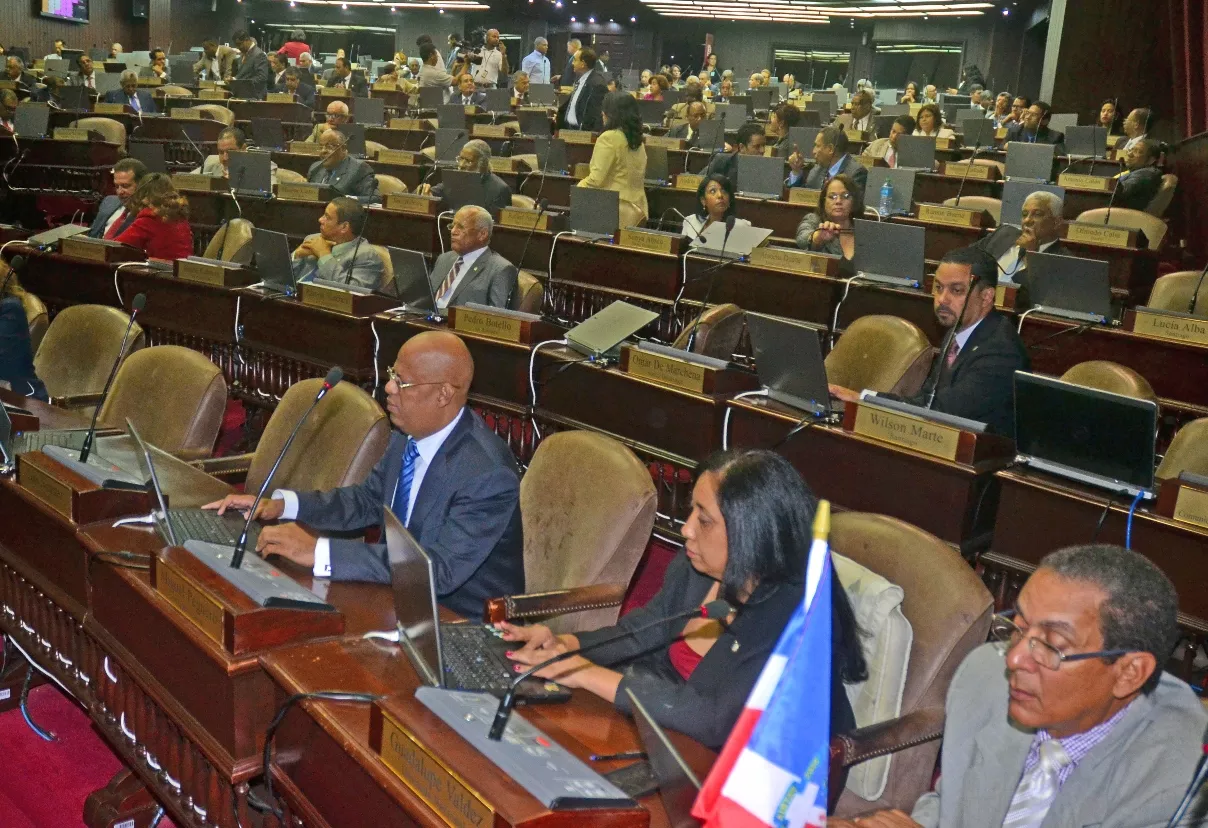 Camara de Diputados envia a comision codigo penal. Foto: Elieser Tapia.