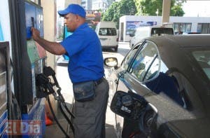 Bajan un peso a la gasolina Premium y 3 al GLP; el gasoil sube un peso