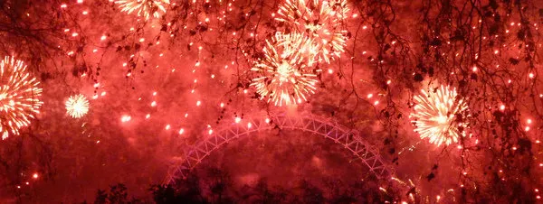 Fin-de-ano-en-Londres_54422252917_51351706917_600_226