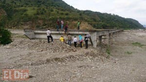 Guayabal exige al Gobierno terminar puente y carretera