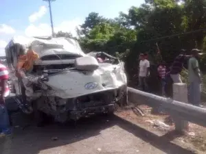 Un muerto y dos heridos en accidente en autopista 6 de Noviembre