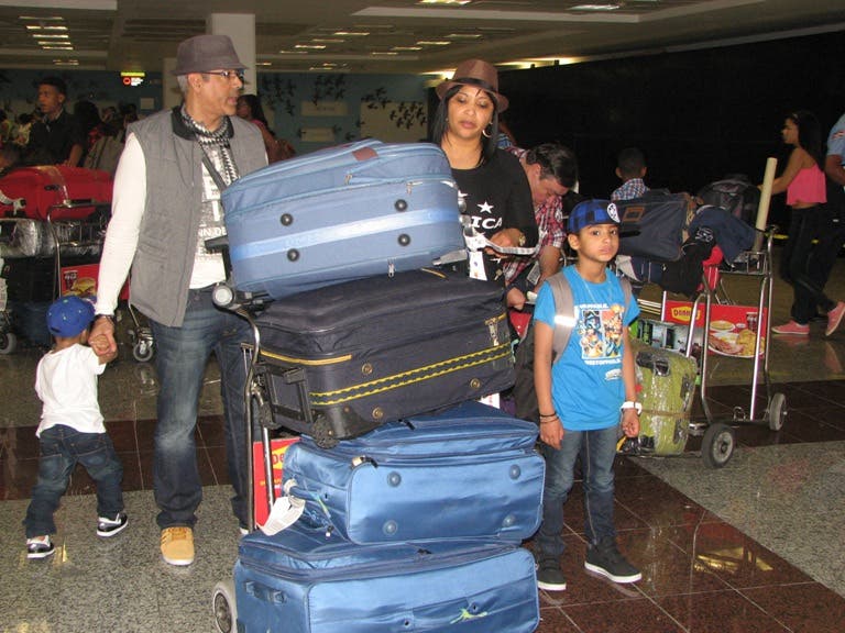 Al menos 300 mil dominicanos ausentes vendrán al país a pasar la Navidad con sus familias