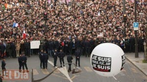 «Yo soy Charlie, judío, policía»: París en pie contra atentados