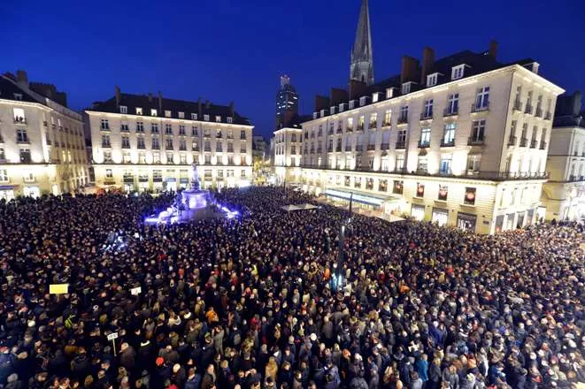 Más de 100 mil personas protestan en Francia por atentado contra Charlie