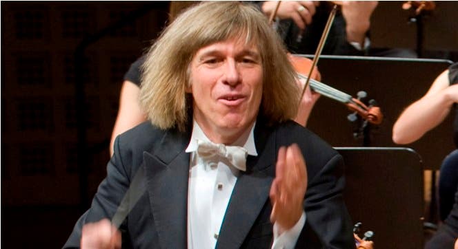 Un director de orquesta muere en pleno concierto