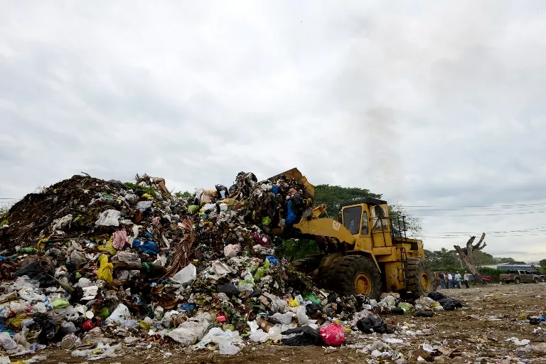 Retiran más de 300 toneladas de basura en San Cristóbal en últimos tres ...