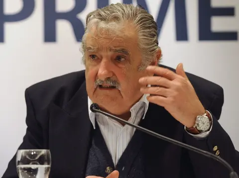 Mujica aconseja a Brasil pedir a China «receta» de gobernabilidad