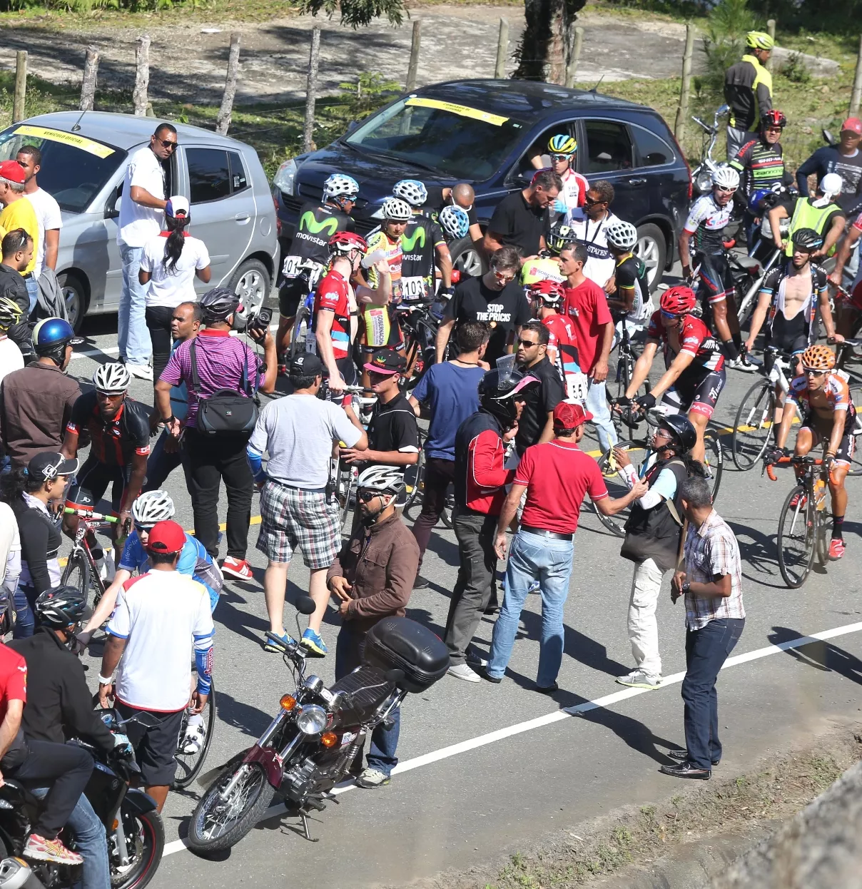 Motoristas crean caos obliga a detener realización de Vuelta Cíclistica 