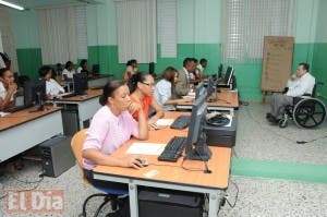 Este jueves continúan las pruebas del concurso para maestros del nivel primario