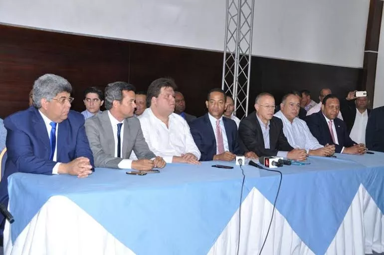 Dirigentes del PLD en Santiago rechazan ataques contra Leonel