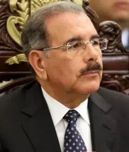 Danilo Medina establece incentivos para viviendas de bajo costo