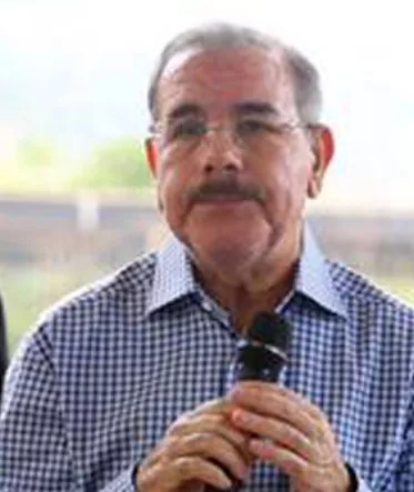 El presidente Danilo Medina vitita los agricultores de yamasa