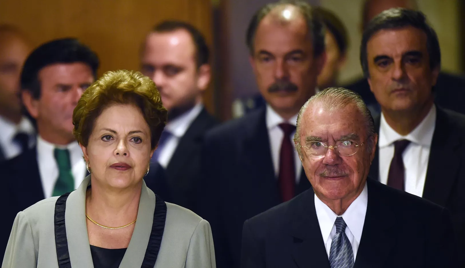 Rousseff se plantea una mesa de diálogo