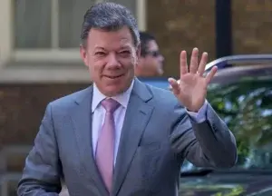 Presidente de Colombia viaja a la frontera con Venezuela en medio de tensión