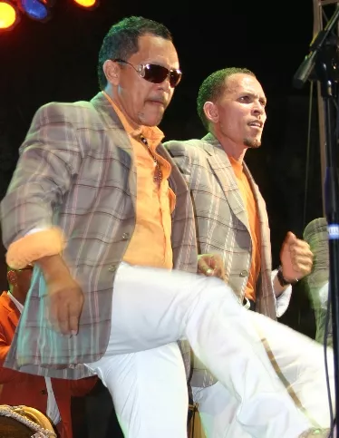 LOS HERMANOS ROSARIO