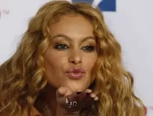 Paulina Rubio logra victoria en demanda de su exesposo por su hijo de 10 años