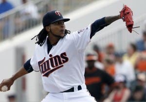 Ervin Santana inicia con buen  ‘pie’ en los Mellizos