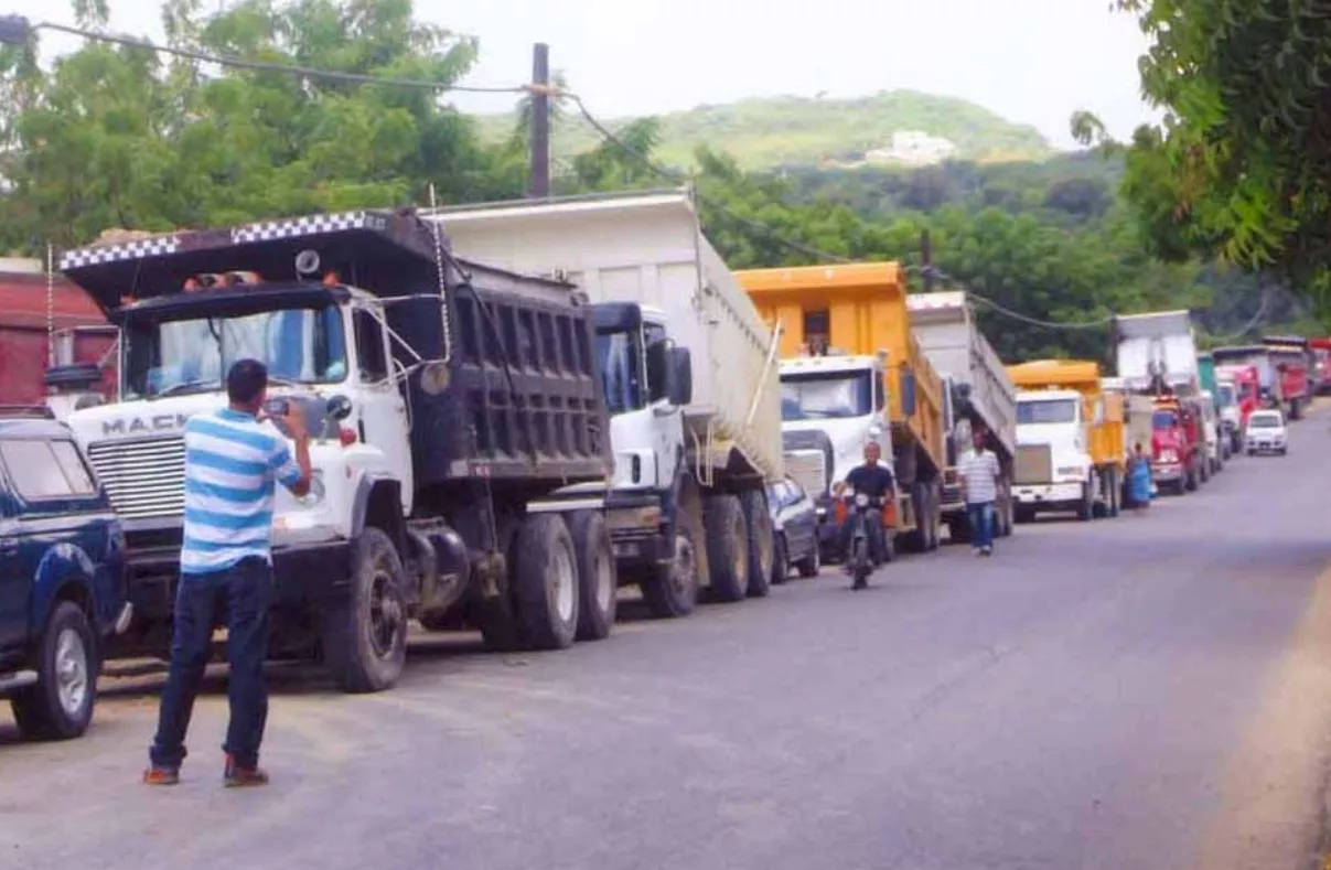 Industriales reclaman garantizar libre contratación en transporte